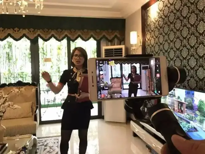 真人泡妞app免费直播用户评价头像展示图一